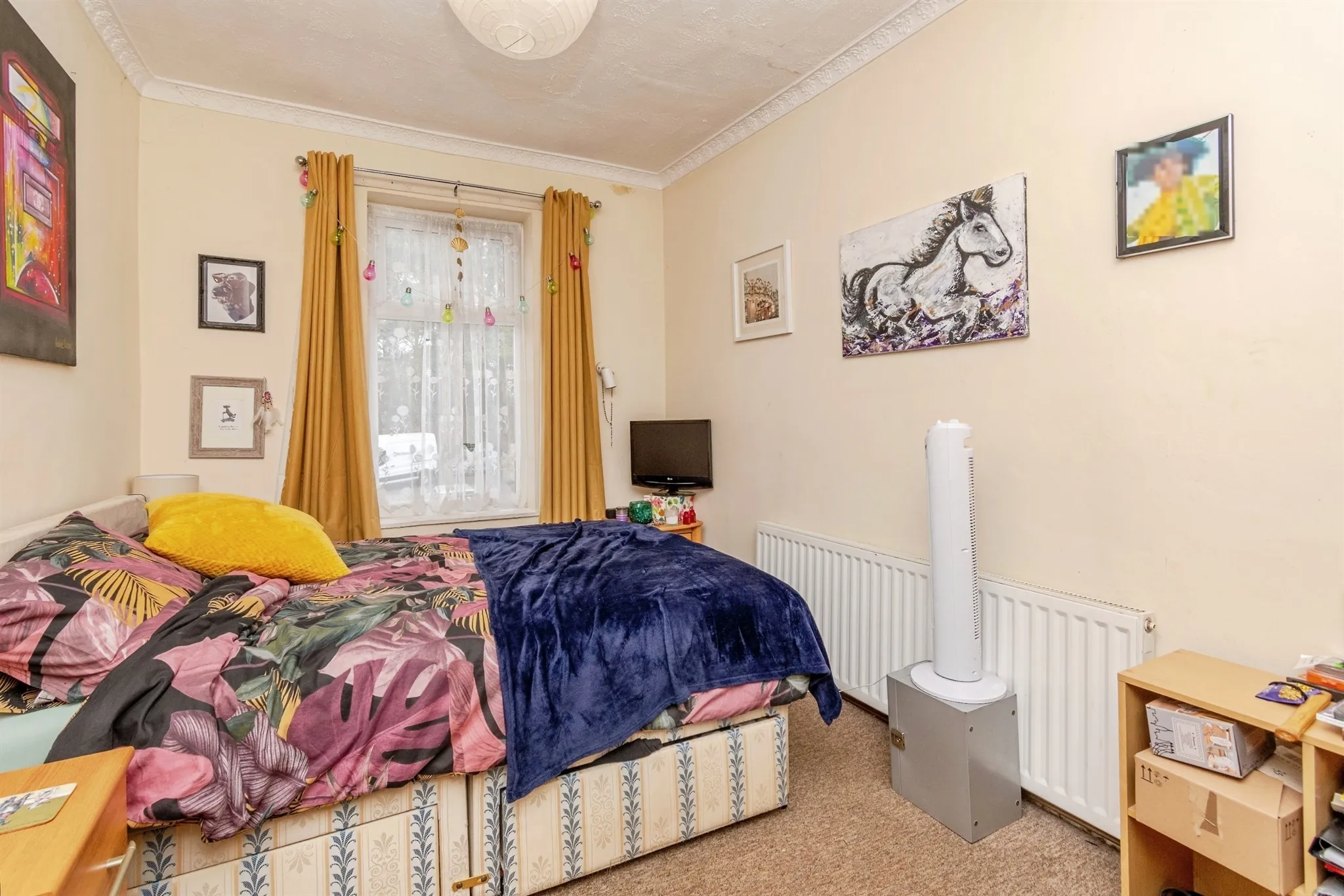 3 bed Mixed Use