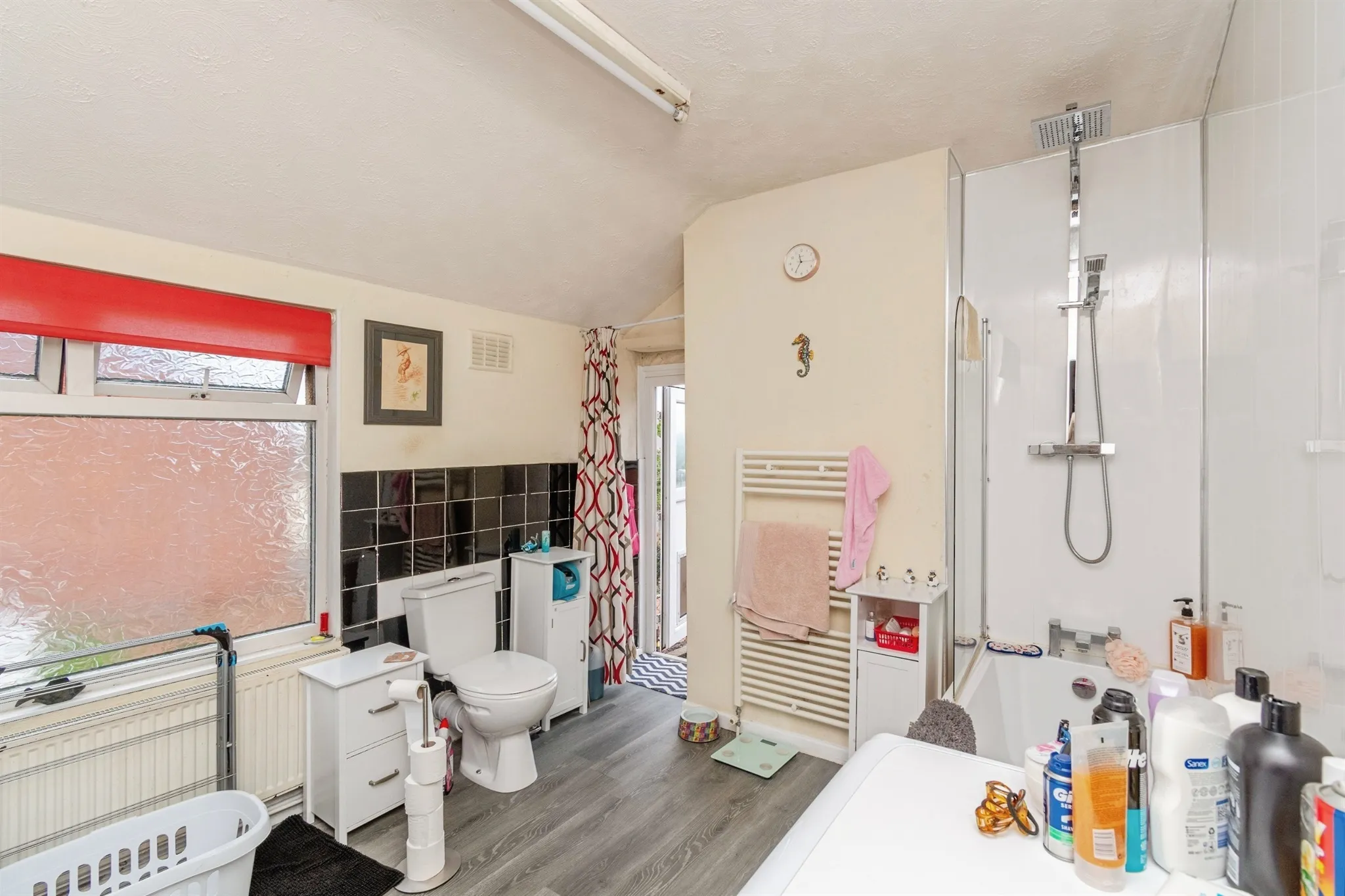 3 bed Mixed Use