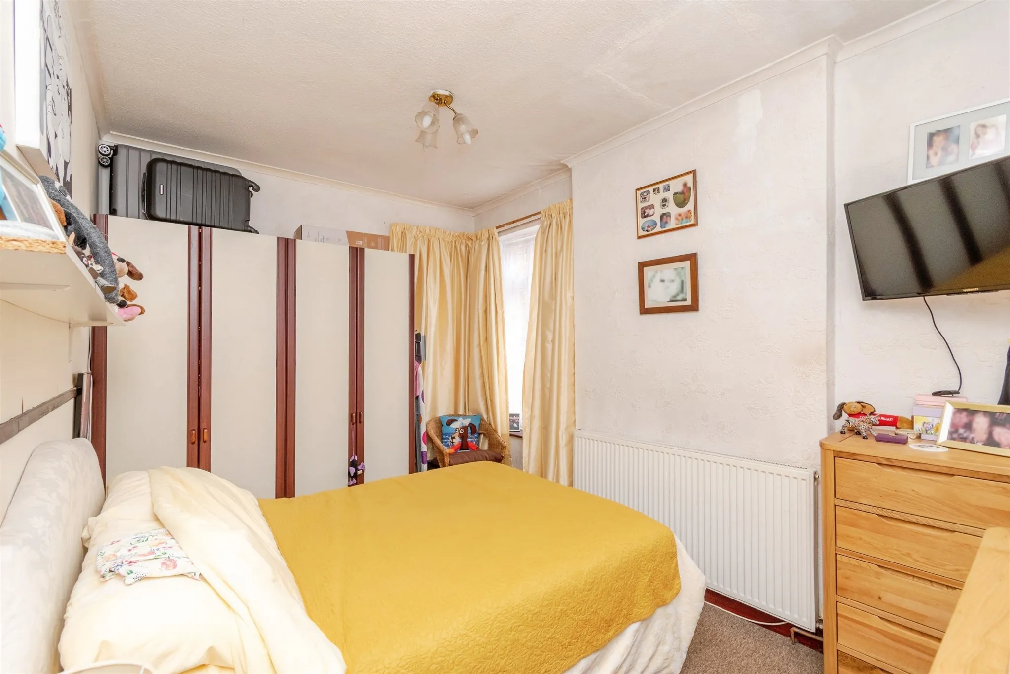 3 bed Mixed Use