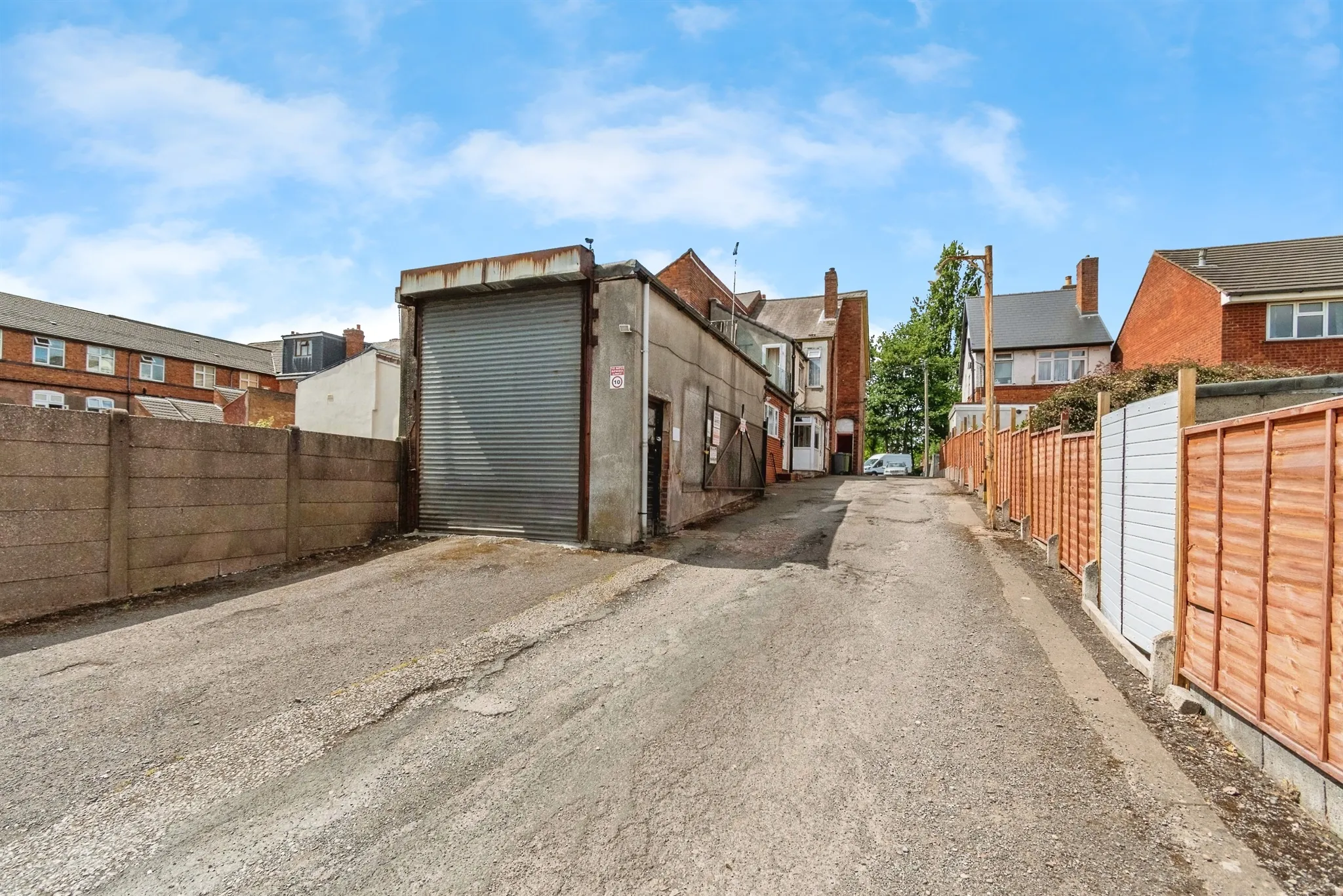 3 bed Mixed Use
