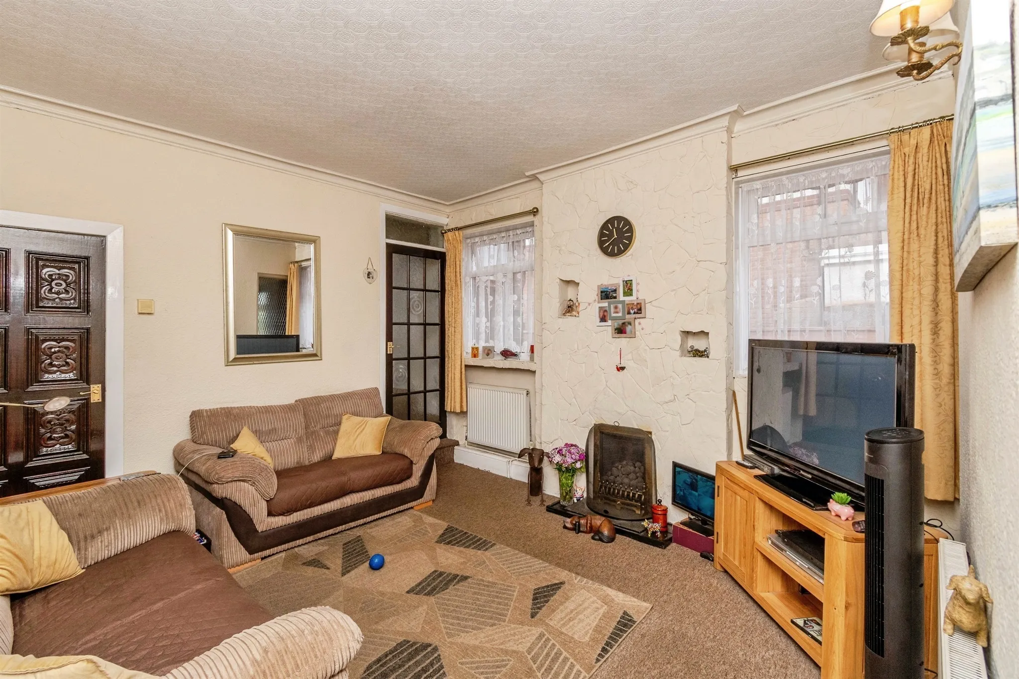 3 bed Mixed Use