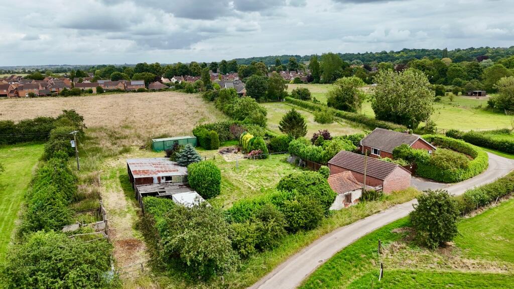2 bed Detached Bungalow