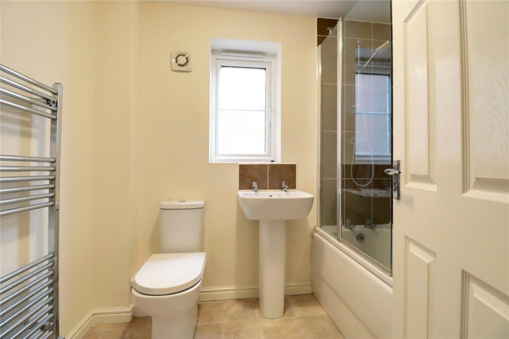 3 bed End of Terrace