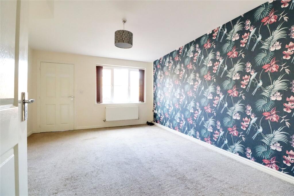 3 bed End of Terrace