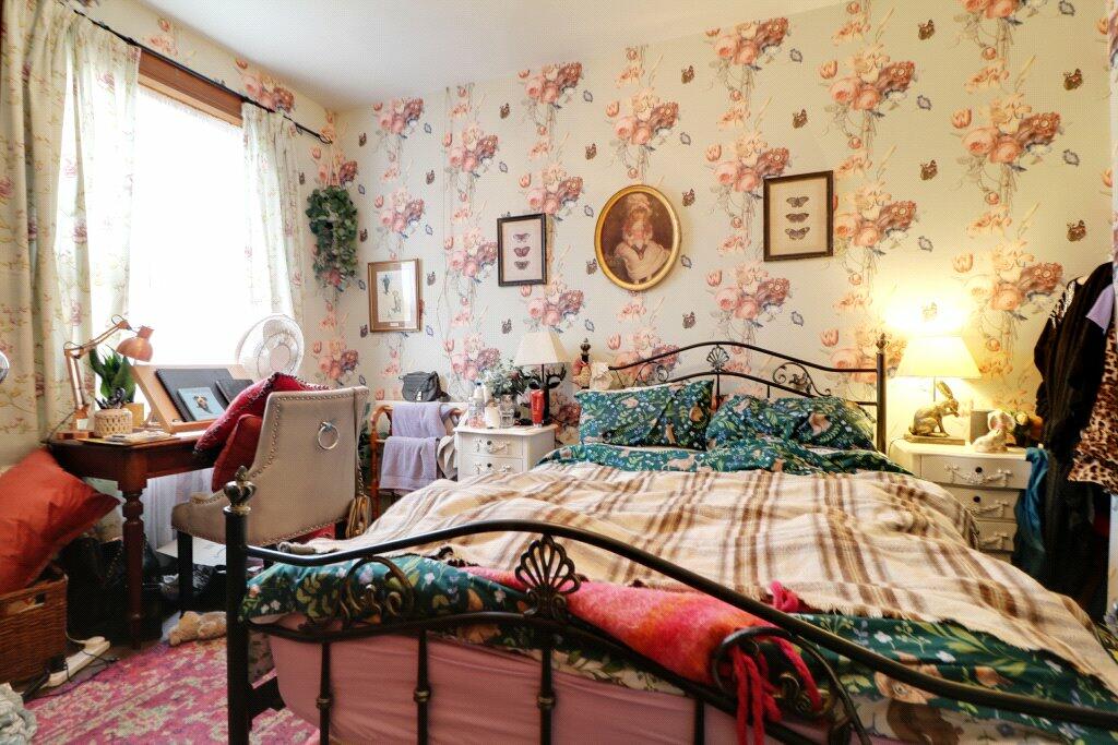 4 bed Terraced