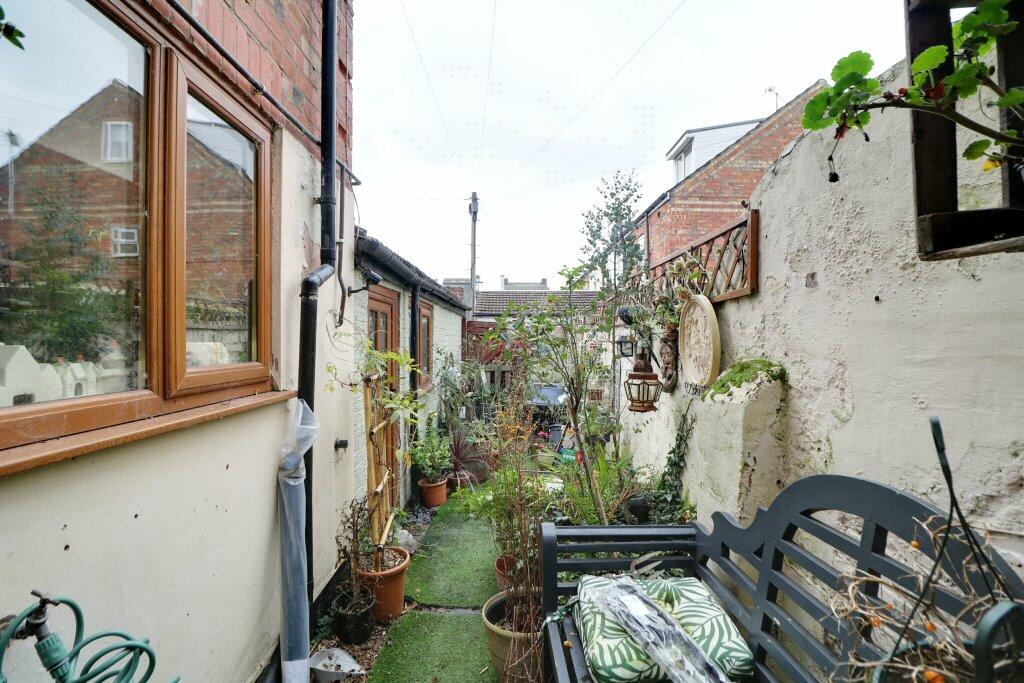 4 bed Terraced