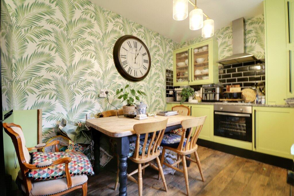 4 bed Terraced