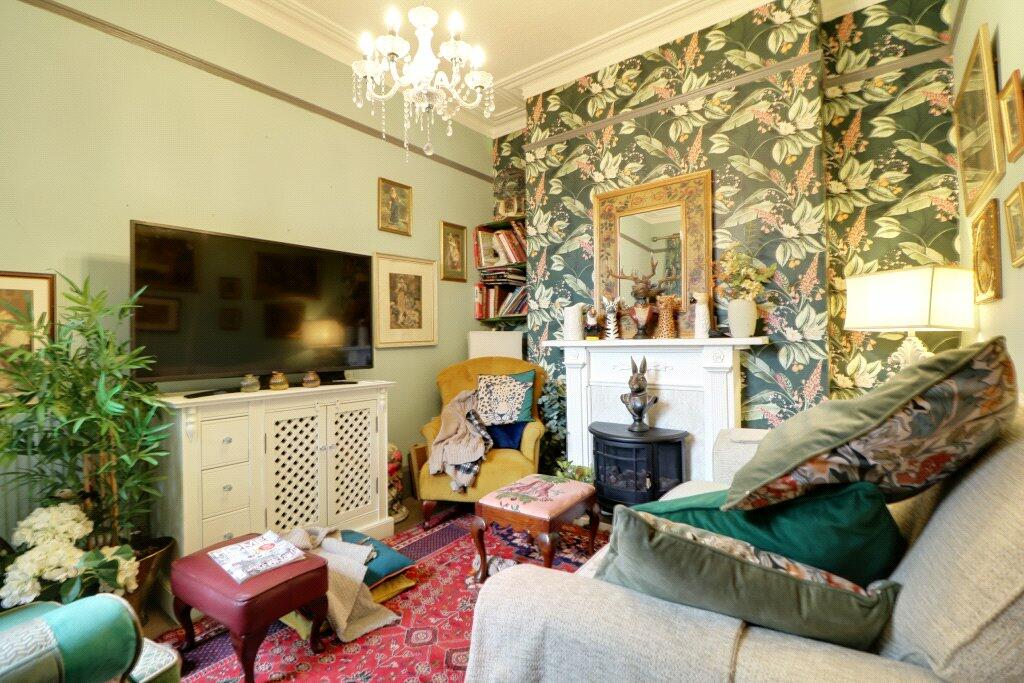 4 bed Terraced