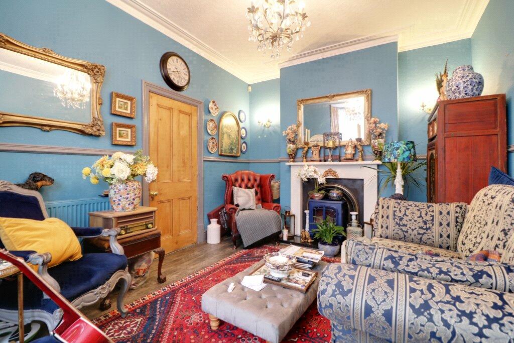 4 bed Terraced