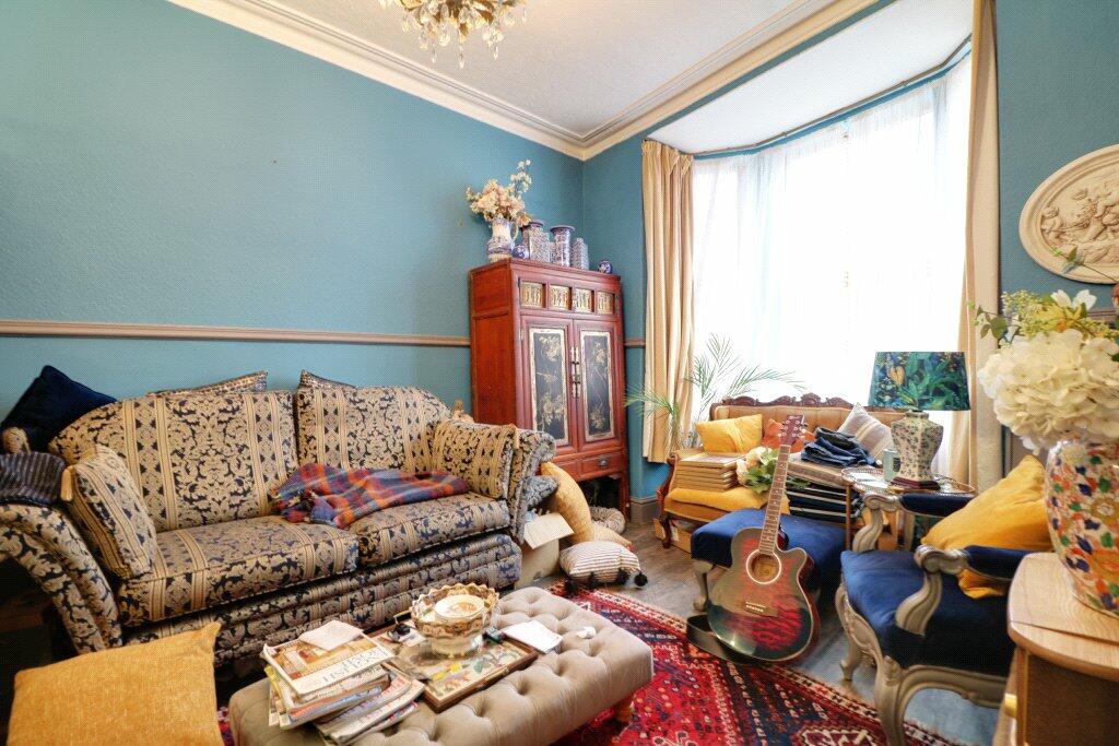 4 bed Terraced