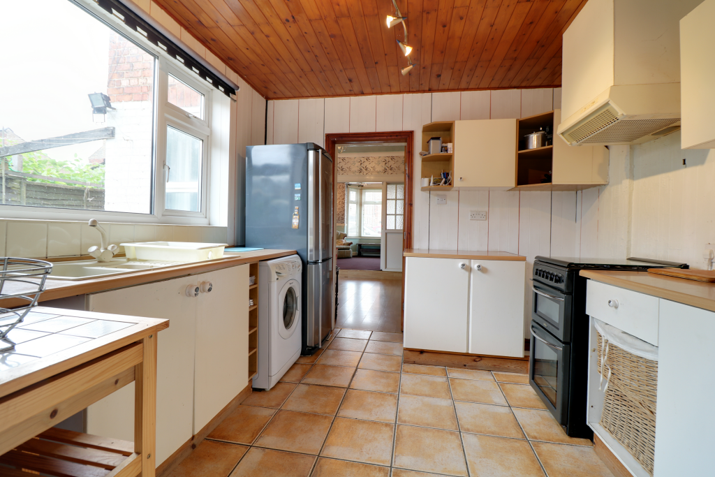 3 bed End of Terrace