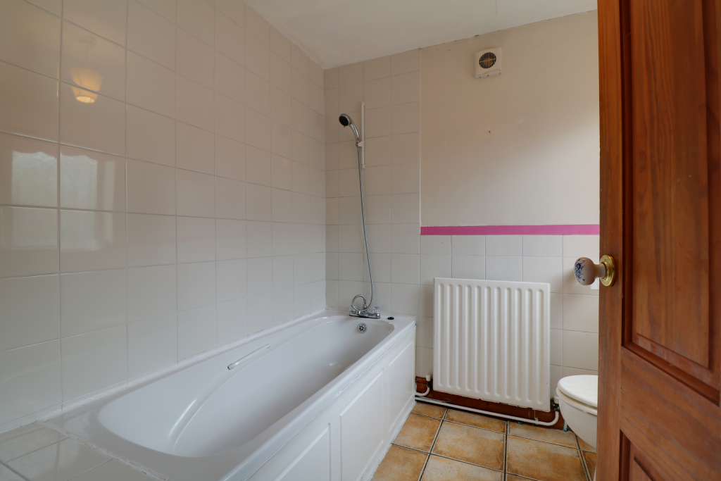 3 bed End of Terrace
