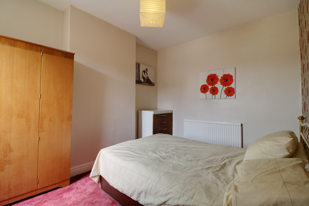 3 bed End of Terrace