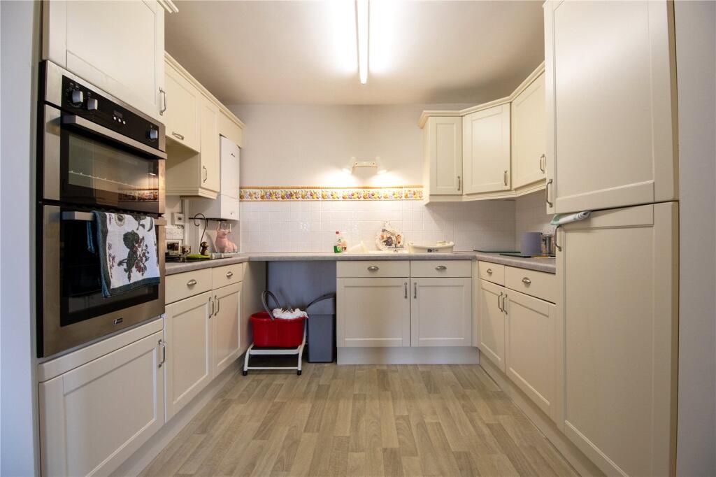 4 bed Detached Bungalow