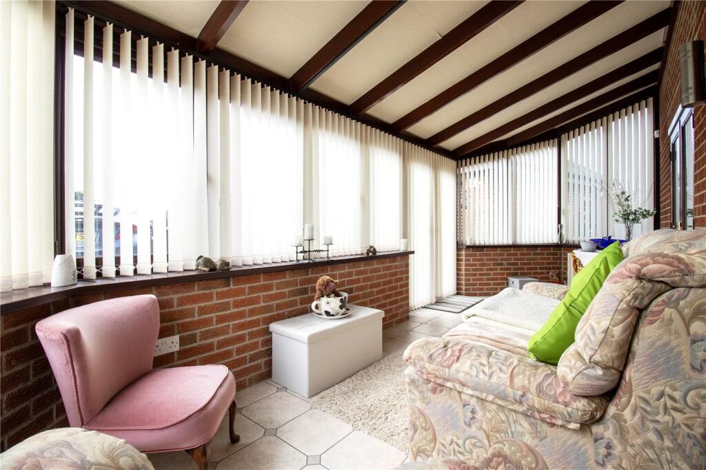 4 bed Detached Bungalow