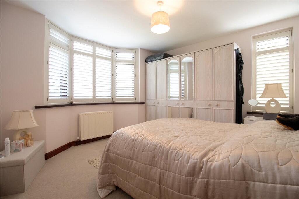 4 bed Detached Bungalow