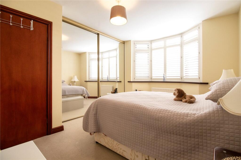 4 bed Detached Bungalow