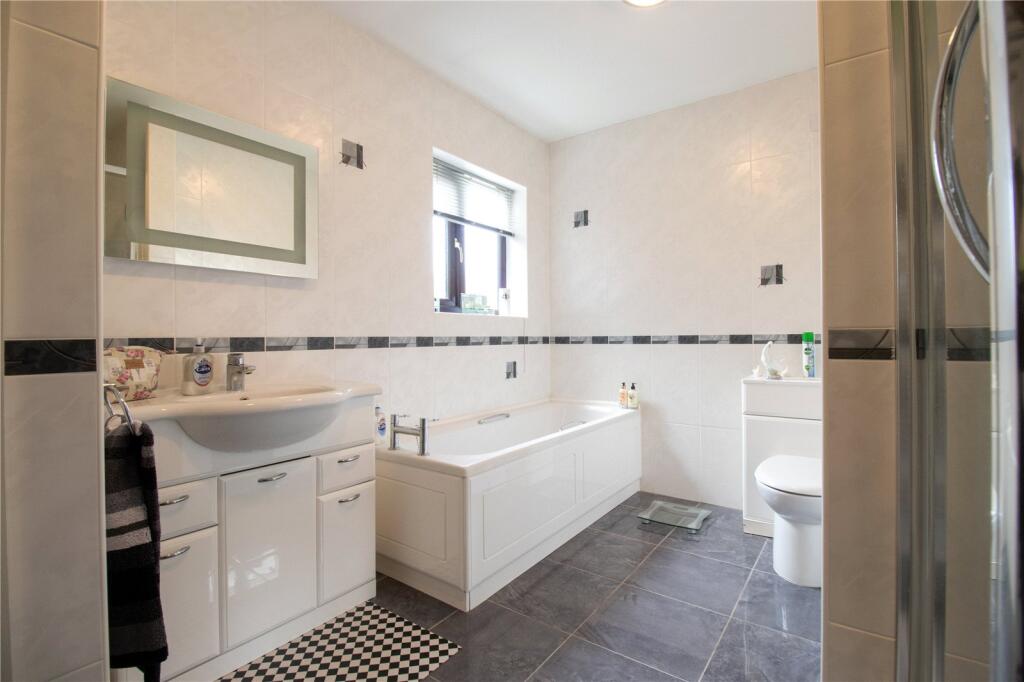 4 bed Detached Bungalow