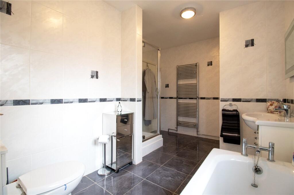 4 bed Detached Bungalow