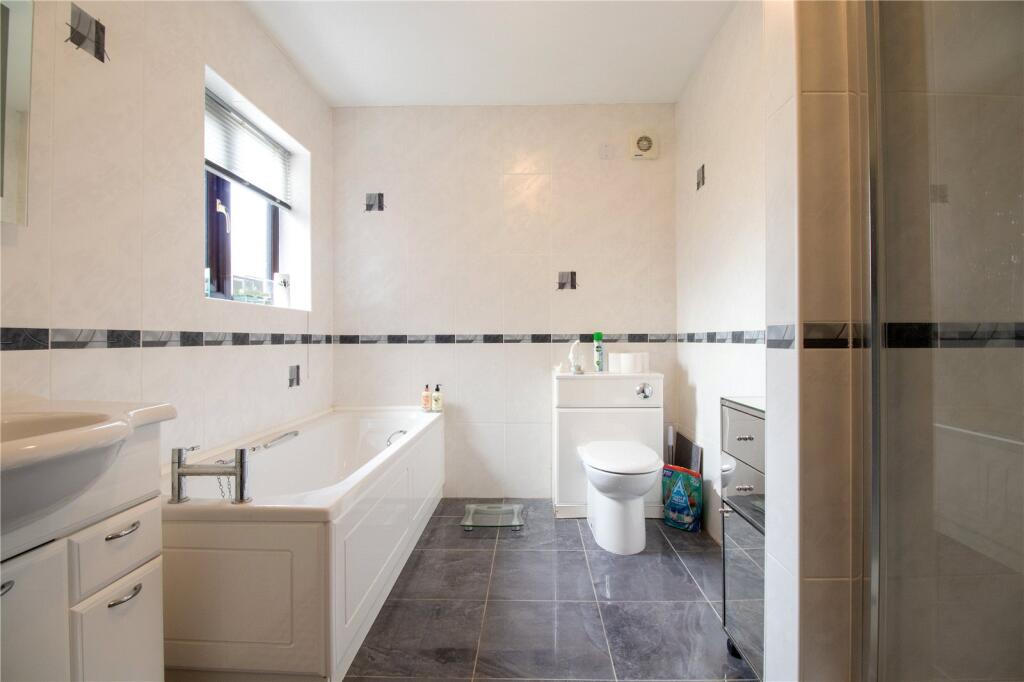 4 bed Detached Bungalow