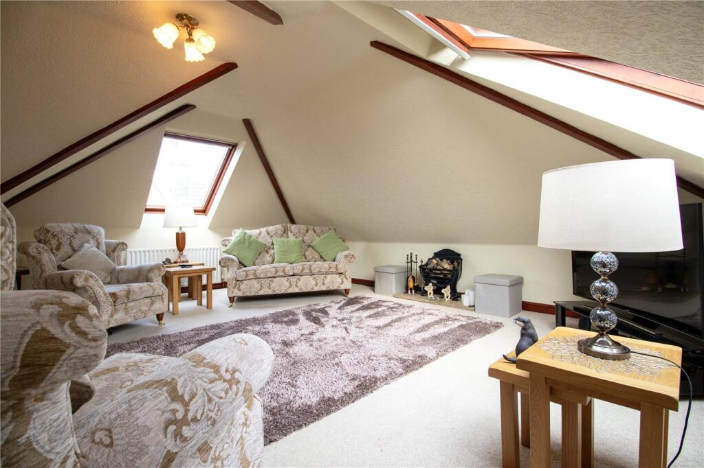 4 bed Detached Bungalow