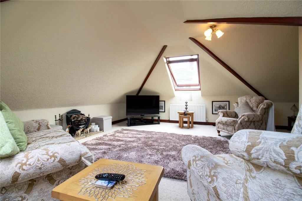 4 bed Detached Bungalow