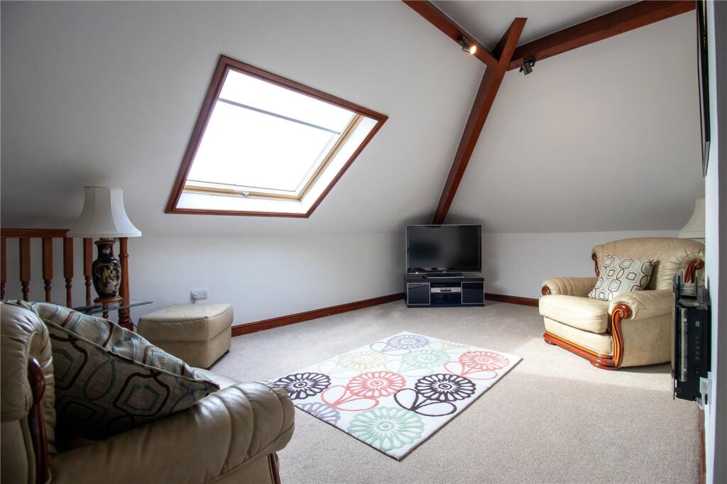 4 bed Detached Bungalow
