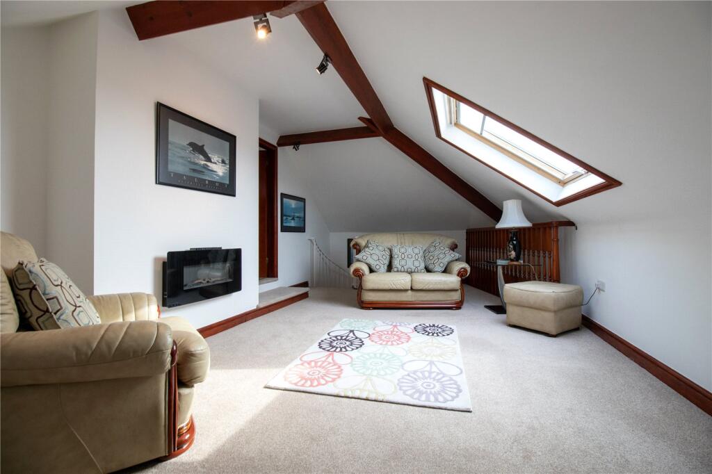 4 bed Detached Bungalow