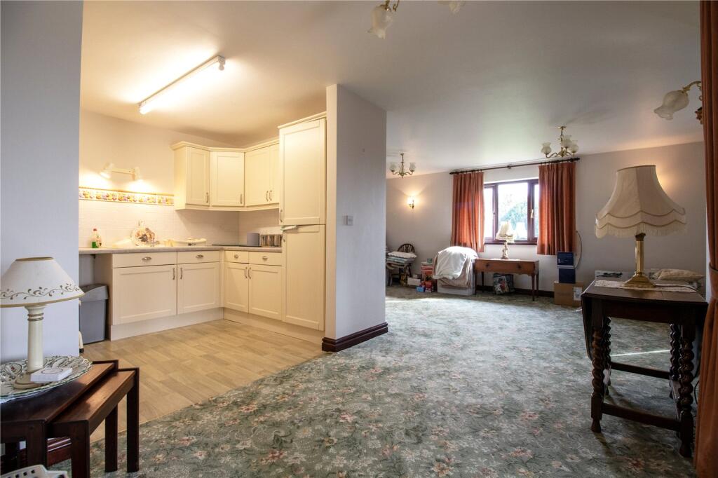4 bed Detached Bungalow