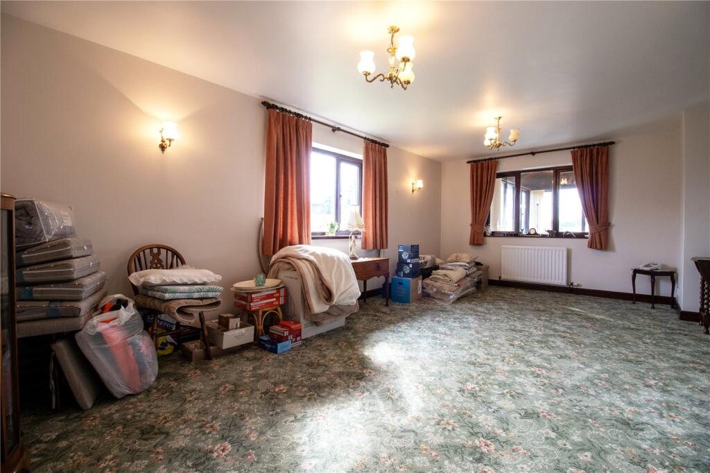 4 bed Detached Bungalow