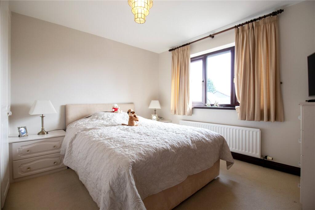 4 bed Detached Bungalow