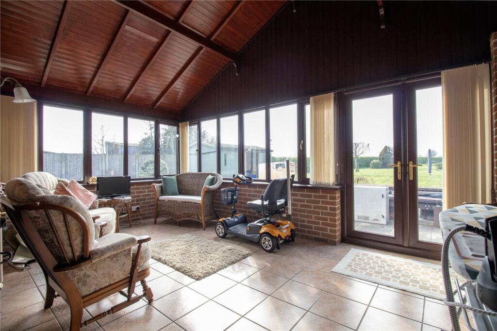 4 bed Detached Bungalow