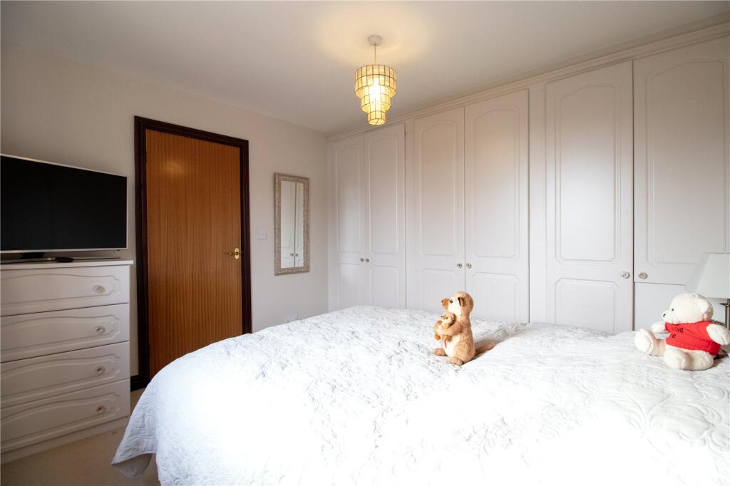 4 bed Detached Bungalow