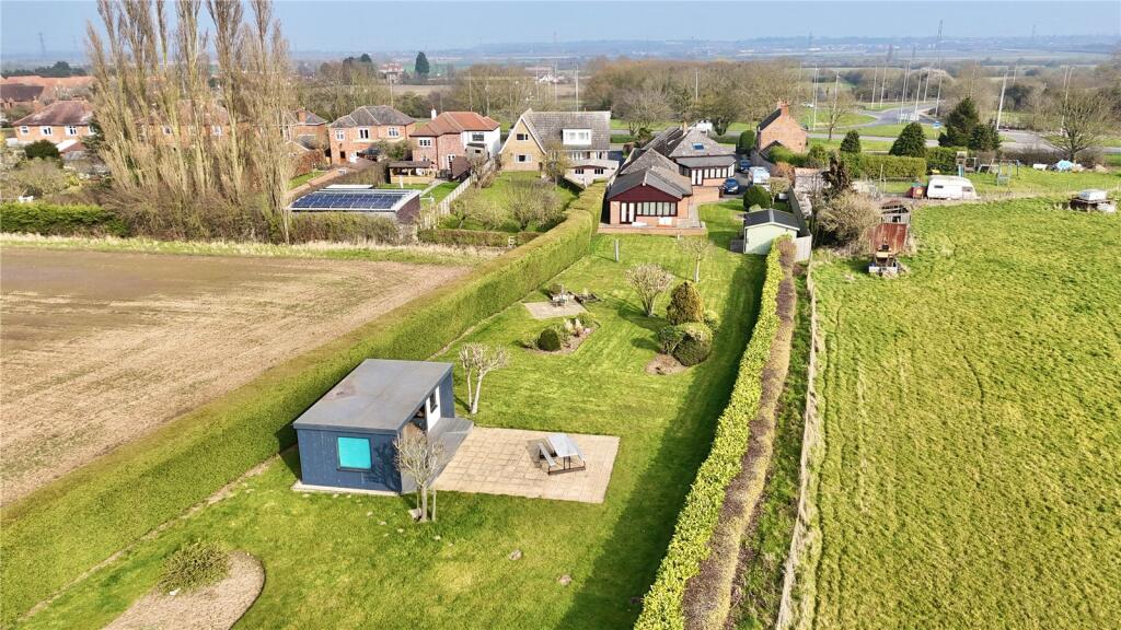 4 bed Detached Bungalow