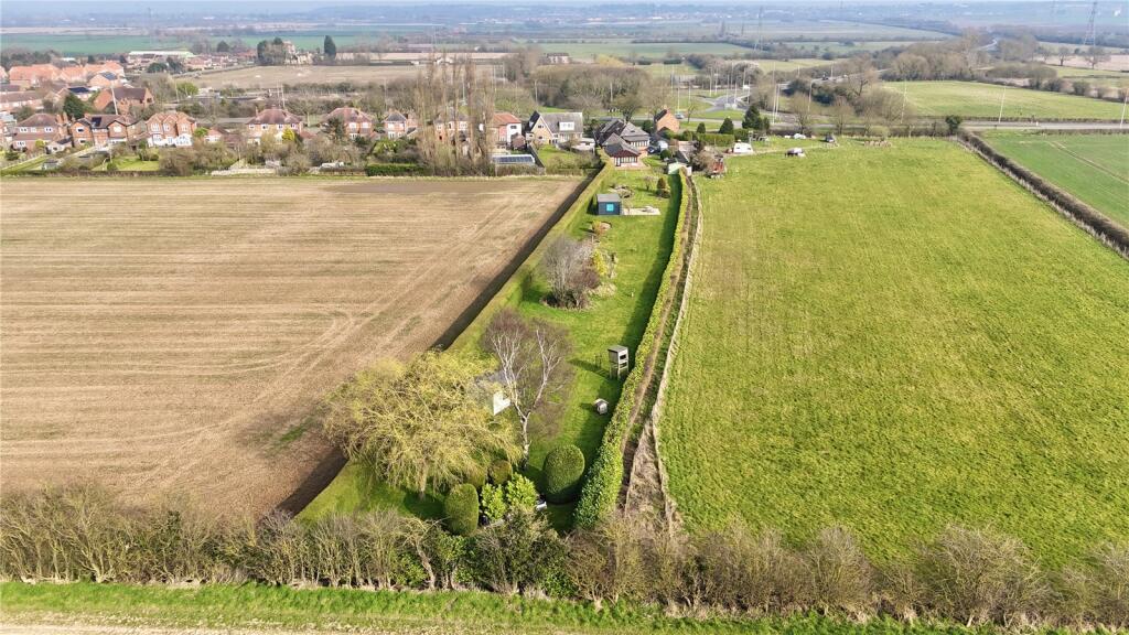 4 bed Detached Bungalow