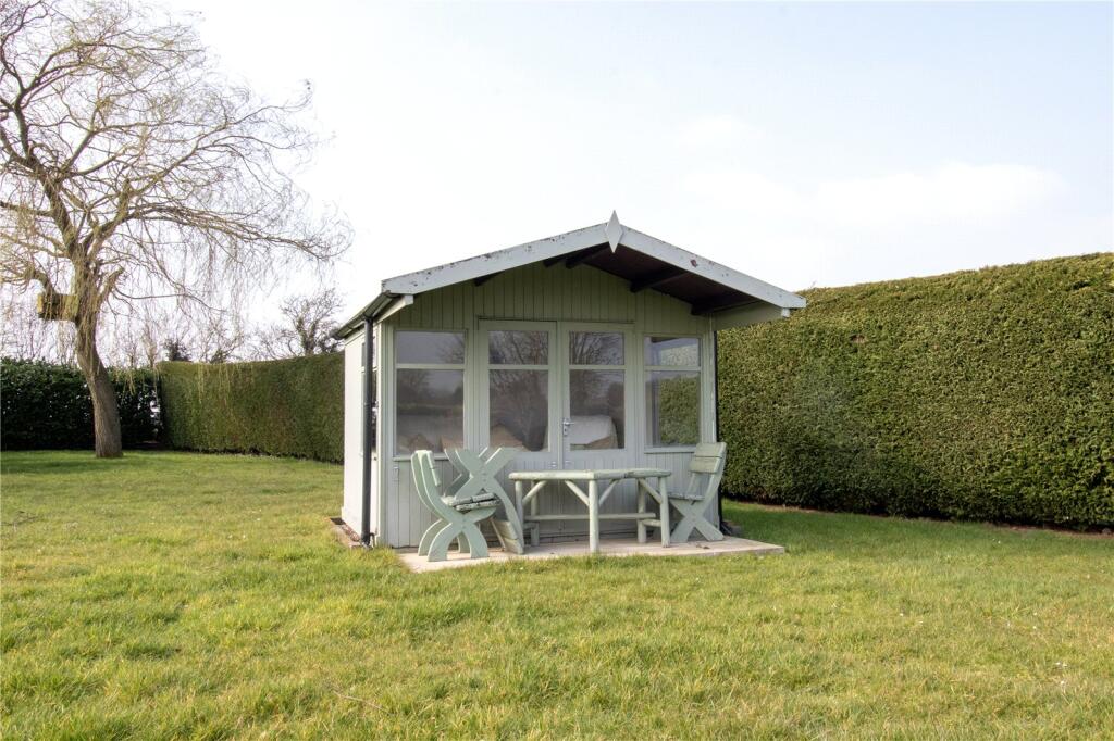 4 bed Detached Bungalow