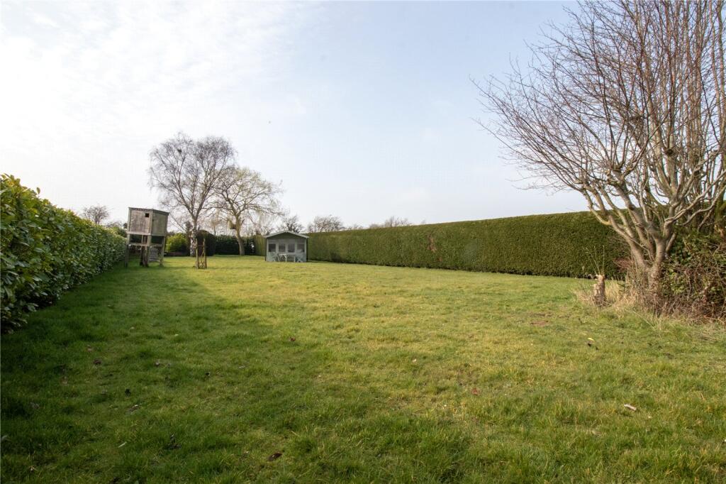 4 bed Detached Bungalow
