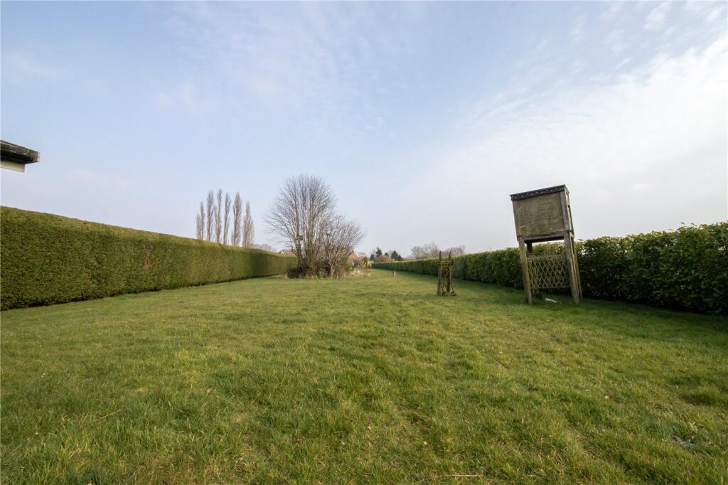4 bed Detached Bungalow