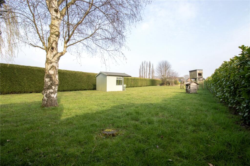 4 bed Detached Bungalow