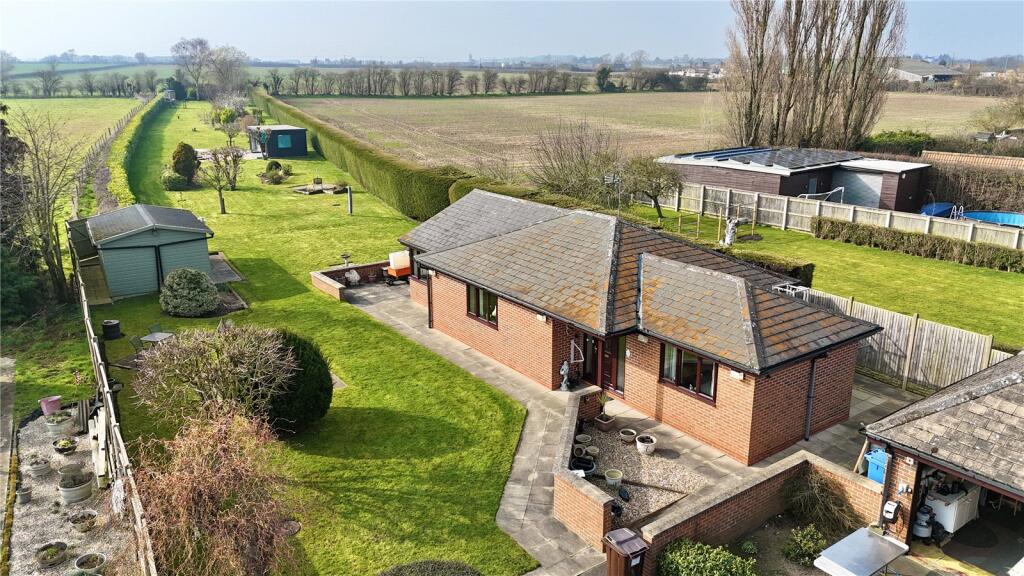 4 bed Detached Bungalow