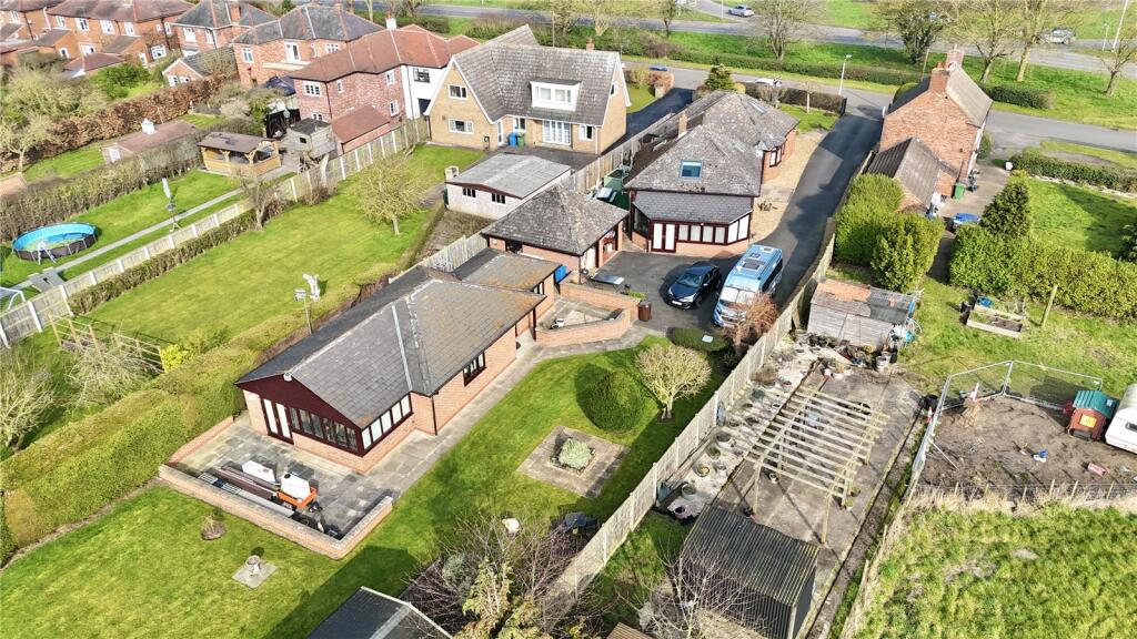 4 bed Detached Bungalow