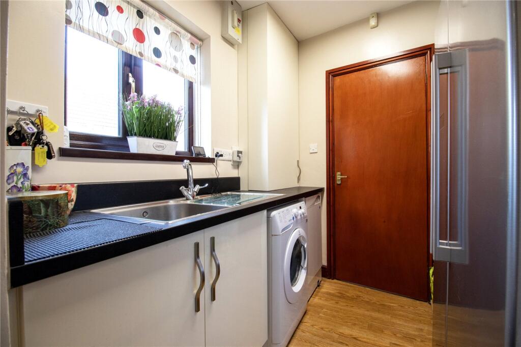 4 bed Detached Bungalow