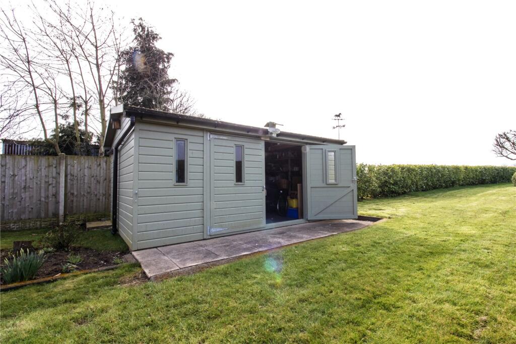 4 bed Detached Bungalow