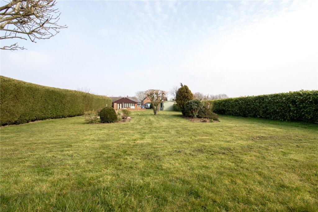 4 bed Detached Bungalow