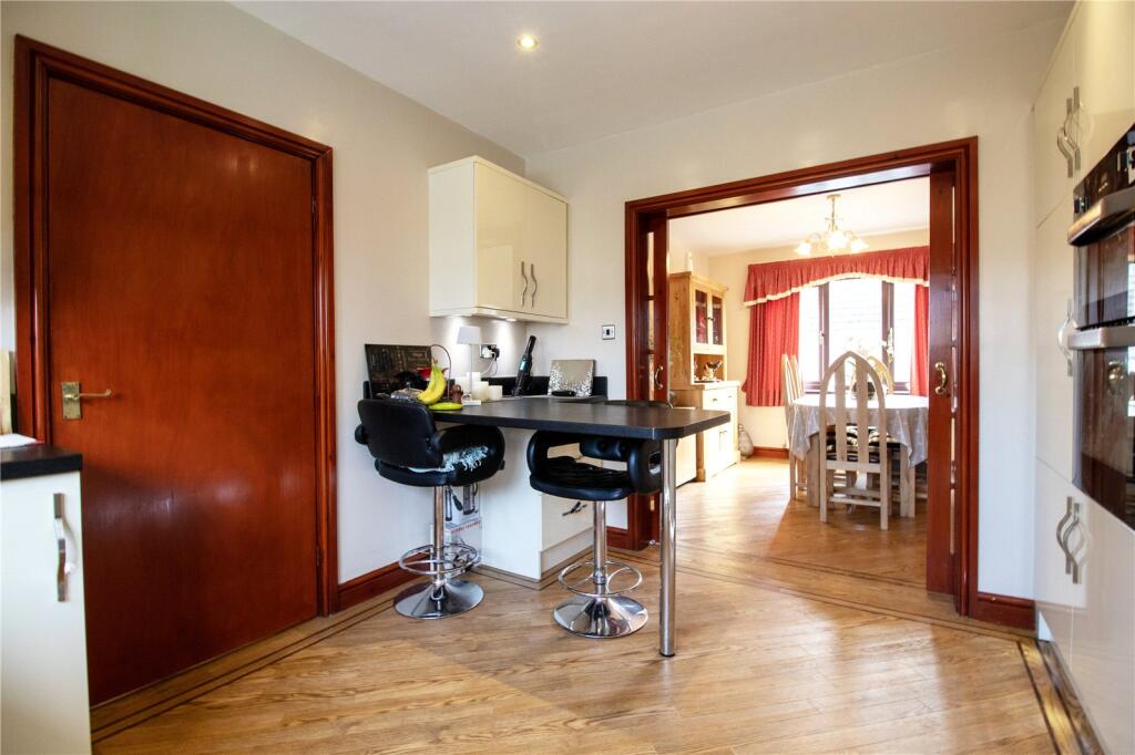 4 bed Detached Bungalow