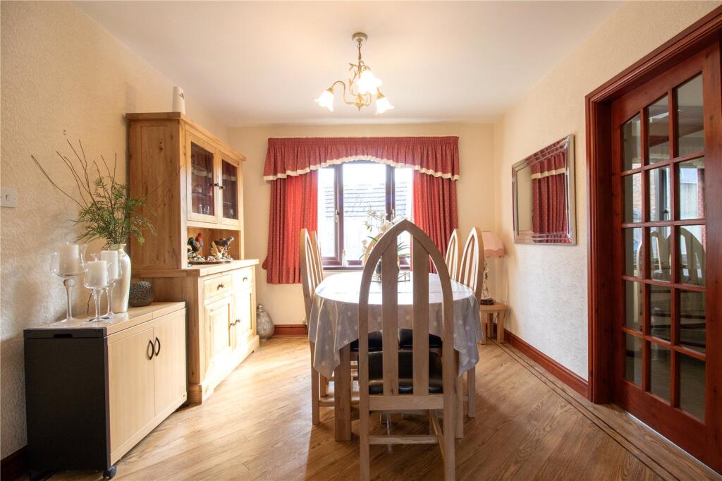 4 bed Detached Bungalow