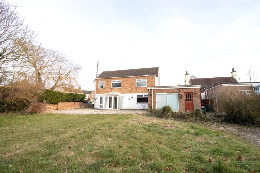 4 bed Detached