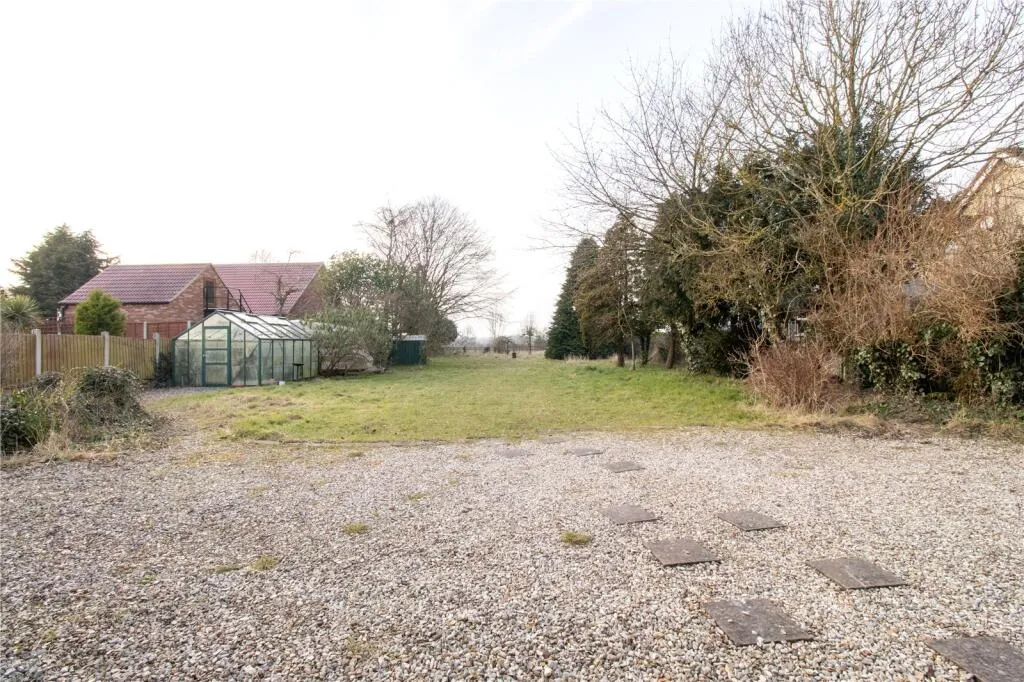 4 bed Detached