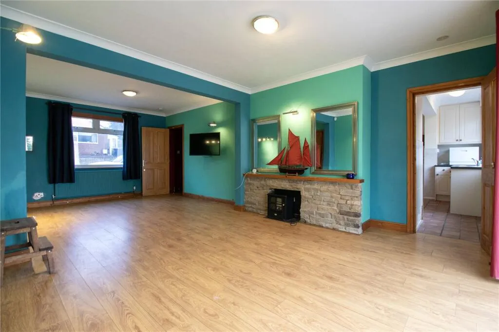 4 bed Detached