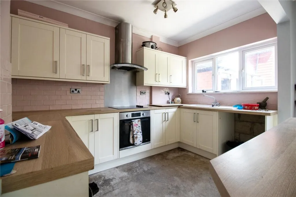 4 bed Semi-Detached